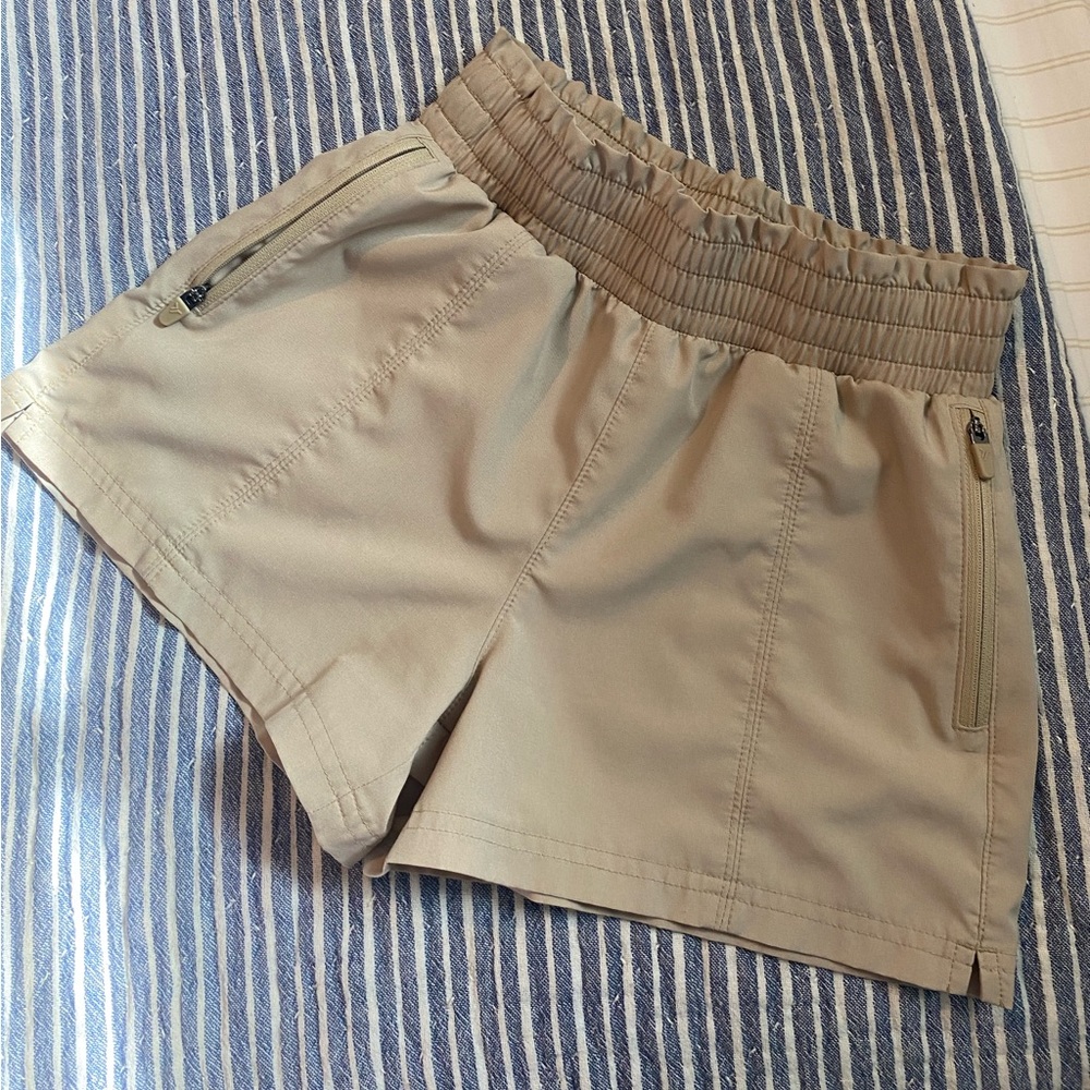 *Girls* Go Dry Shorts *size 8*